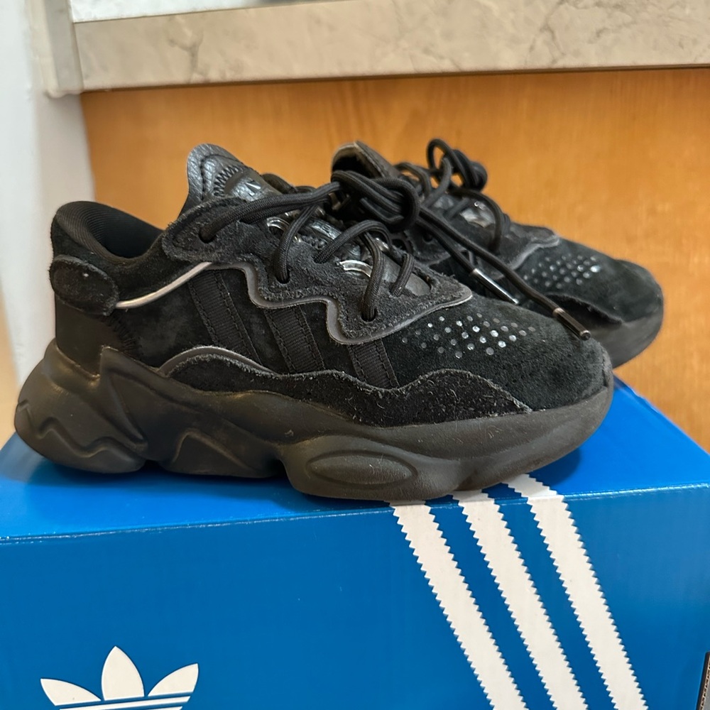 Ozweego toddler suede sz 10.5
